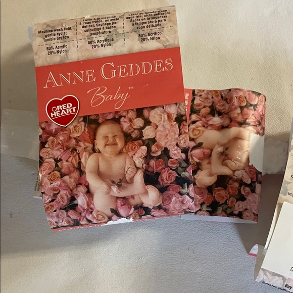 Rare FIND 10 NEW Skeins of Miscellaneous Yarn - Picture 8 of 12